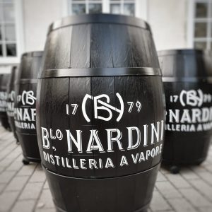 Personalized wooden barrels