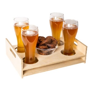 Serviertabletts aus Holz für Bier