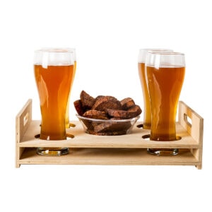 Serviertabletts aus Holz für Bier